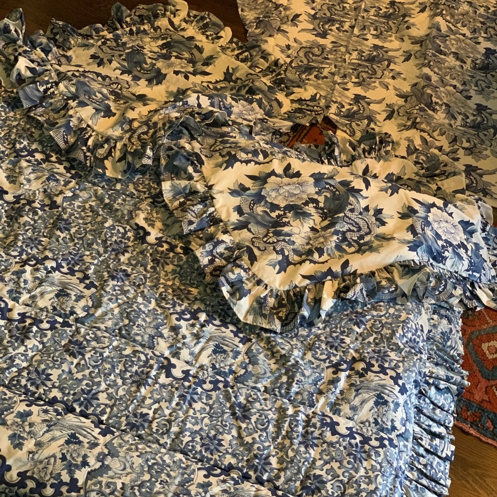 Ralph Lauren Tamarind comforter + 2 shams + skirt